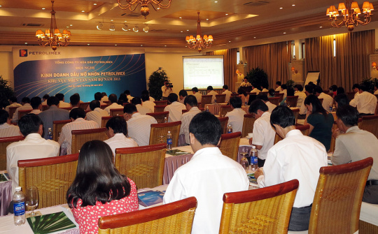 Thị trường miền Tây Nam Bộ tăng trưởng sản lượng dầu nhờn 102% trong năm 2013