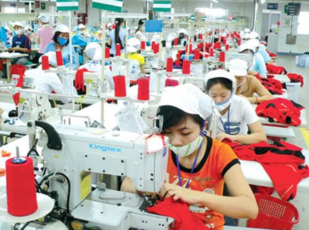 Xuất khẩu dệt may đối mặt với tiêu chuẩn môi trường khắt khe