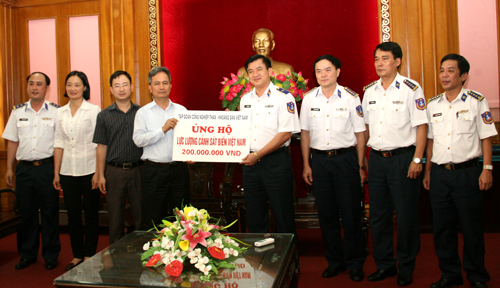 TKV ủng hộ lực lượng Cảnh sát biển và Kiểm ngư Việt Nam 400 triệu đồng