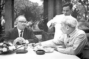 Kể chuyện Bác Hồ trả lời phỏng vấn