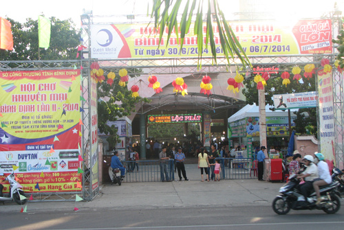 Bình Định: Khai mạc Hội chợ khuyến mại - năm 2014