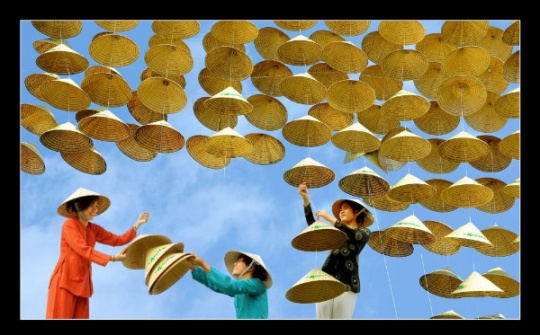 Những khung hình nao lòng về nón lá Việt Nam