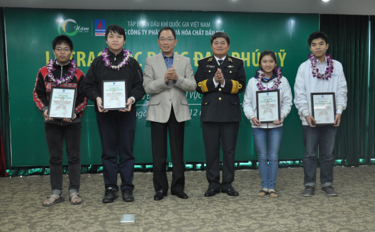 PVFCCo khởi động chương trình học bổng Đạm Phú Mỹ niên khóa 2014 - 2015