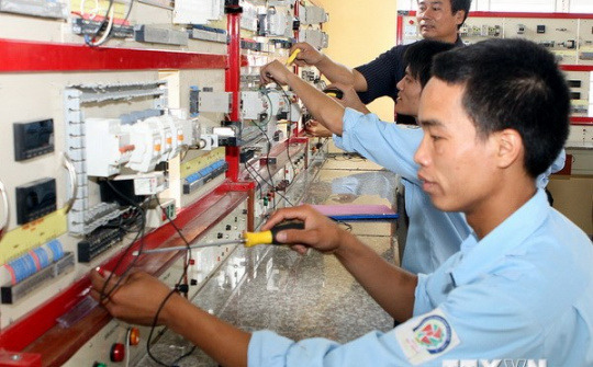 Liên kết để phát triển công nghiệp điện tử trong khối ASEAN+3