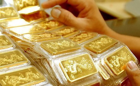 Giá vàng giảm do tình hình căng thẳng tại Ukraine hạ nhiệt