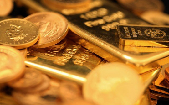 Giá vàng vượt ngưỡng 1.300 USD/ounce