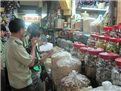 Hà Nội: Thu giữ gần 2 tấn ô mai không rõ nguồn gốc, xuất xứ