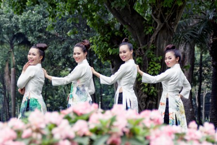 Những sáng tạo mới từ áo dài