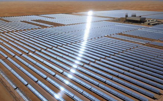 UAE: Giá dầu giảm sẽ không ảnh hưởng đến năng lượng tái tạo