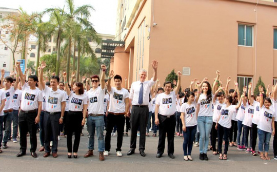 Trường Đại học Công nghiệp Hà Nội hưởng ứng Chiến dịch Giờ Trái đất 2015
