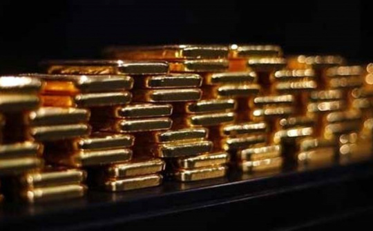 Giá vàng châu Á nhích nhẹ sau ba ngày mất giá liên tiếp