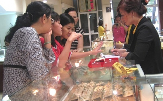 Vàng SJC dao động trong biên độ hẹp, quanh ngưỡng 34,74 triệu đồng