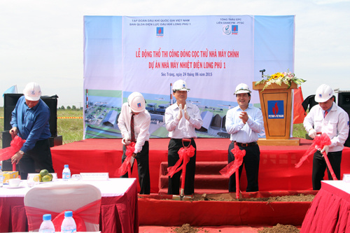 Thi công đóng cọc thử Nhà máy Nhiệt điện Long Phú 1