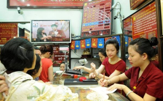 Vàng trong nước vẫn tiếp tục giảm dù thế giới đã tăng trở lại