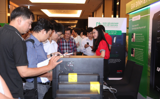 Schneider Electric giới thiệu các giải pháp “xanh hóa” trung tâm dữ liệu