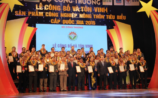 Lễ công bố kết quả bình chọn và tôn vinh sản phẩm công nghiệp nông thôn tiêu biểu Quốc gia lần thứ nhất, năm 2015: Vinh danh 100 sản phẩm