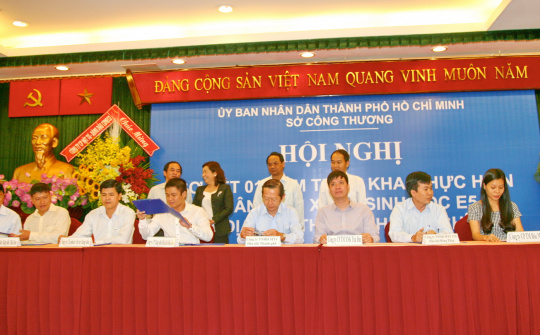 Phân phối 100% xăng sinh học E 5 trên địa bàn TP. Hồ Chí Minh: Khó cũng phải làm