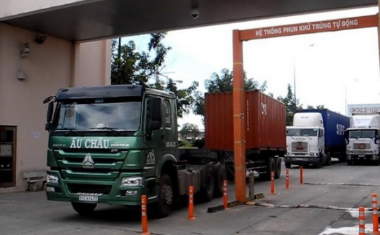Tiếp tục tái xuất, chuyển khẩu hàng hóa qua lối mở Nà Lạn
