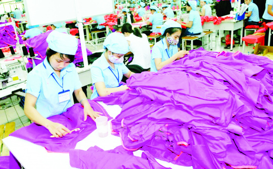 Thời trang Đức Giang: Vì người tiêu dùng Việt
