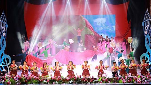 Nhiều cung bậc cảm xúc trong đêm nhạc “Vang mãi giai điệu Tổ Quốc”