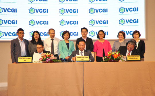 HOSE, HNX and IFC inked a MoU in corporate governance initiative