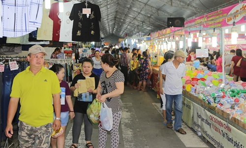 2016 Mekong Delta trade fair opens in Hau Giang