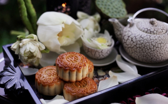 Có gì lạ trong bánh Trung thu giá 14 triệu đồng/hộp?