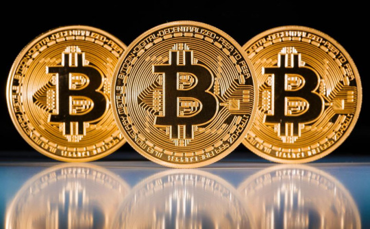Giá trị đồng Bitcoin phá mốc 5.000 USD