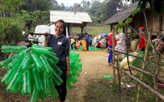 “Hoa giấy lụa” giúp bà con dân tộc Mường ở Hòa Bình tăng thêm thu nhập