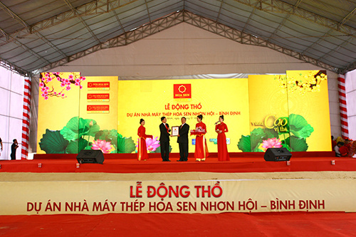 Hoa Sen opens largest plant in central region