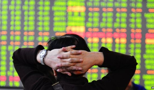 Vietnam’s shares fall on intraday profit-taking 