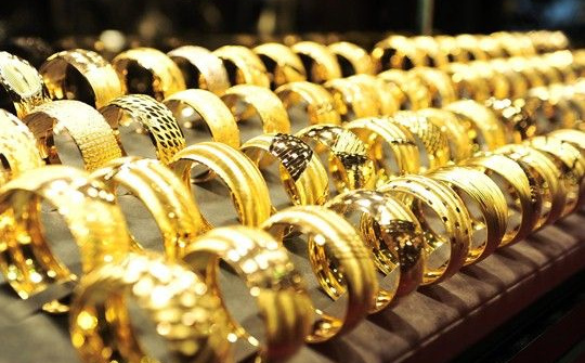 Domestic gold prices rise slightly after Fed’s rate hike 