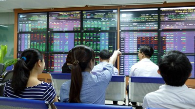 Derivatives interest many investors 
