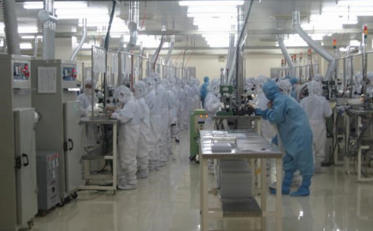 Vietnam eyes tough road to fulfil 2017’s GDP growth target 