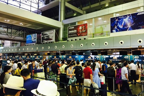 Nearly 500 flights delayed during Tet holidays 
