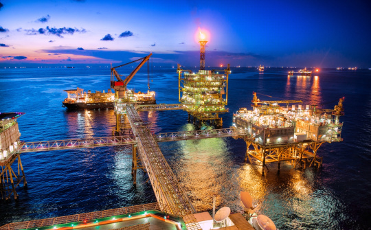 Vietsovpetro vượt mức doanh thu bán dầu năm 2017