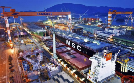 Vietnam records 2.76 billion USD trade surplus in 11 months