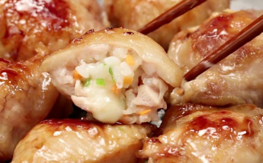 Cánh gà nhồi cơm và phô mai