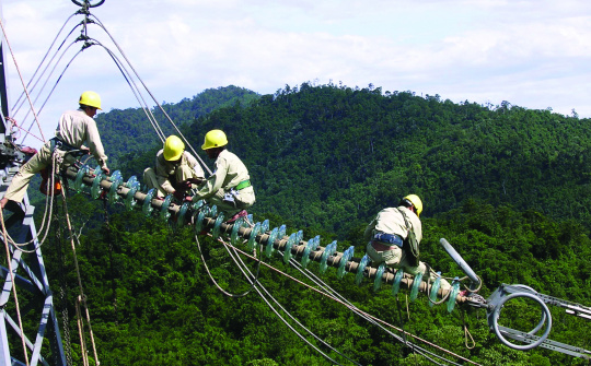 Dấu chân người lính truyền tải điện