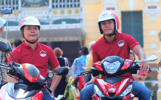 Xe công nghệ Việt đối thủ Grab ra mắt, tài xế không trả chiết khấu