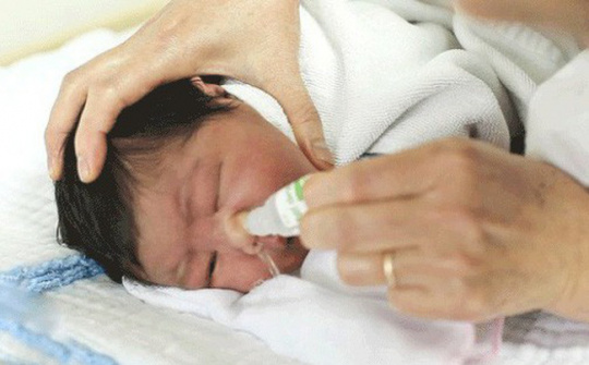PGS Nguyễn Tiến Dũng: Không ở đâu sử dụng nước muối sinh lý tùy tiện như người Việt 