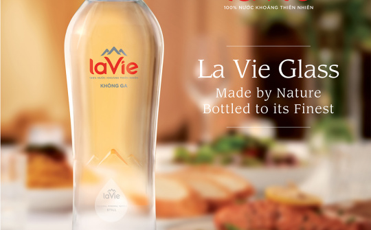 La Vie ra mắt sản phẩm chai thủy tinh