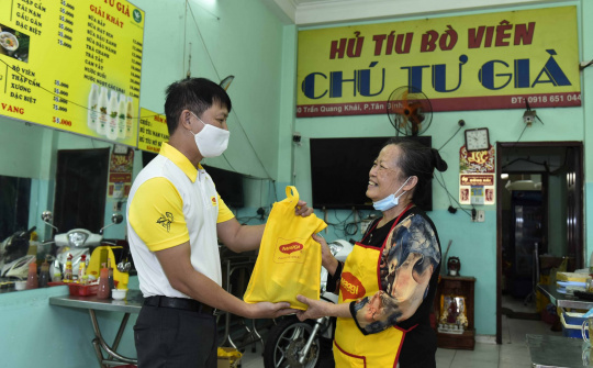 Nestlé hỗ trợ 22.000 cửa hàng nhỏ, quán ăn  và căng-tin trường học bị ảnh hưởng dịch bệnh Covid-19