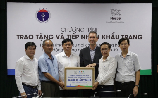 Nestlé Việt Nam ủng hộ Bộ Y tế 88.000 khẩu trang cho hoạt động chống dịch covid-19