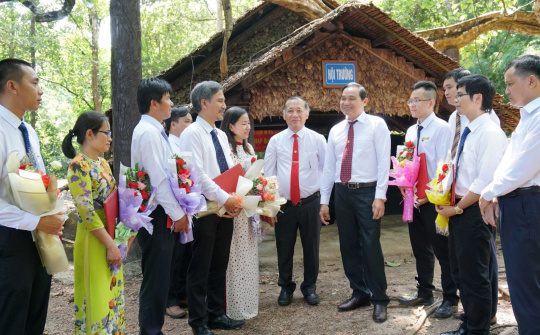 EVNSPC kết nạp 12 đảng viên tại khu di tích đặc biệt quốc gia Tà Thiết