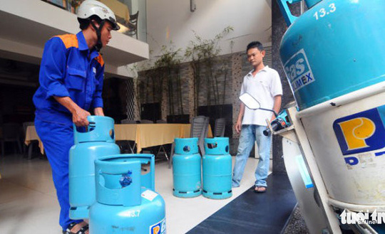 Giá gas tăng lần thứ 3 liên tiếp, thêm 17.000 đồng