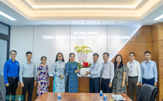 HUFI: Đảng ủy khối Cơ sở Bộ Công Thương tại TP.HCM chúc mừng nhân ngày Nhà giáo Việt Nam