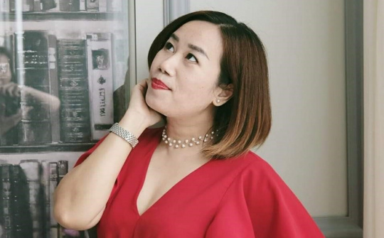 Phụ nữ đẹp nhất khi biết yêu mình và yêu đời