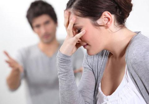 Bệnh không lạ: Cứ cười là "ướt"