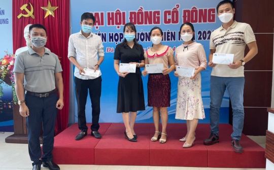 Công đoàn Tổng công ty Thép Việt Nam-CTCP: Hơn 1 tỷ đồng hỗ trợ Công đoàn cơ sở và công nhân lao động bị ảnh hưởng bởi dịch Covid-19